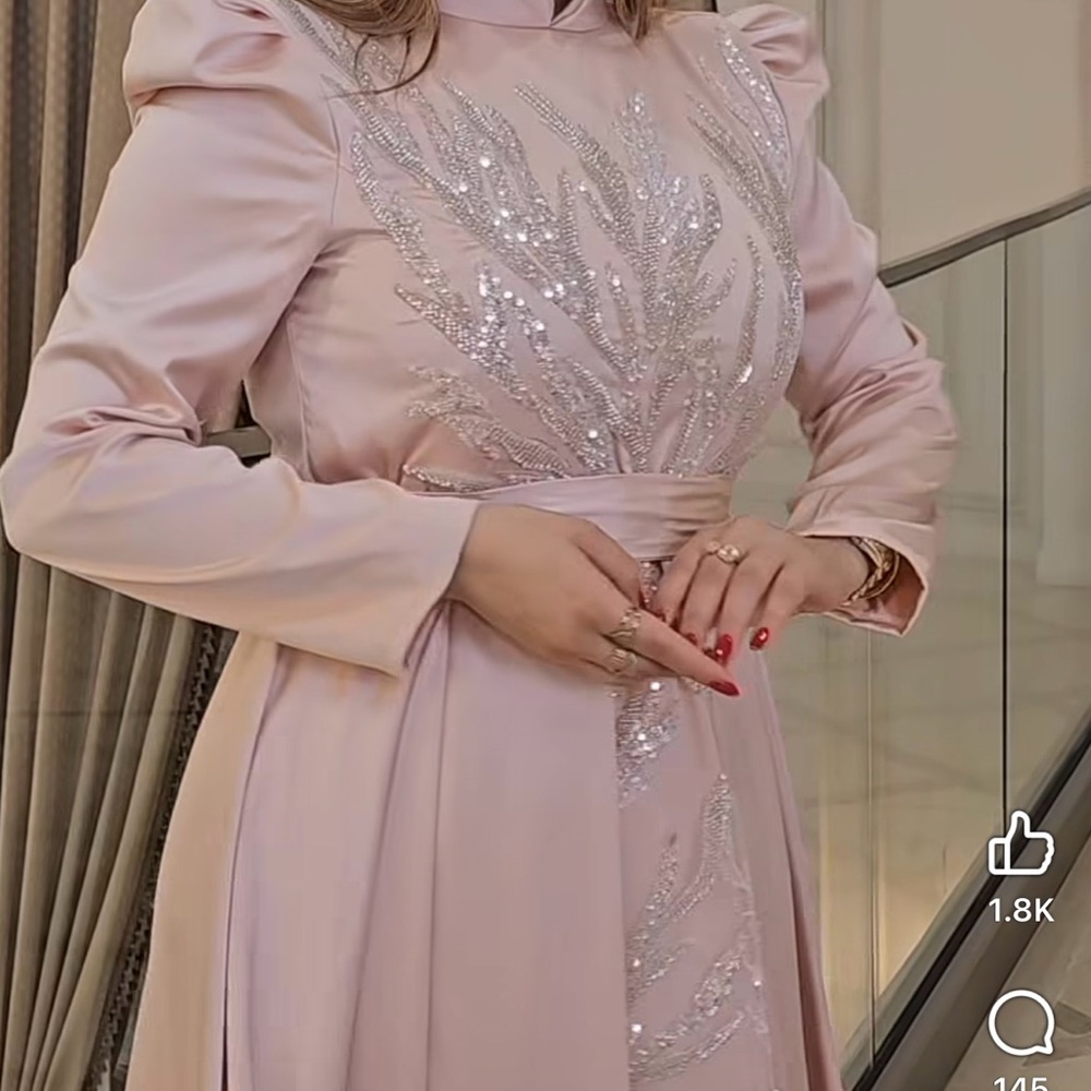 Elegant Pink Dress with Sequin Detailing